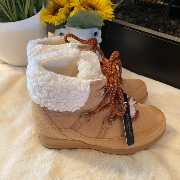 ✨NWT✨ Sorel  Evie Wedge Bootie - Picture 1 of 8